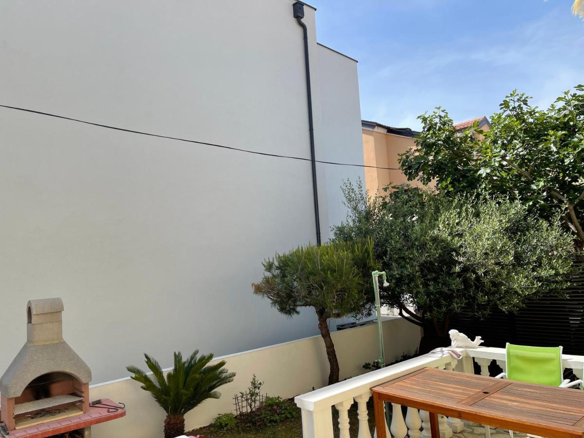 Apartments Villa Engeli Vir Zewnętrze zdjęcie