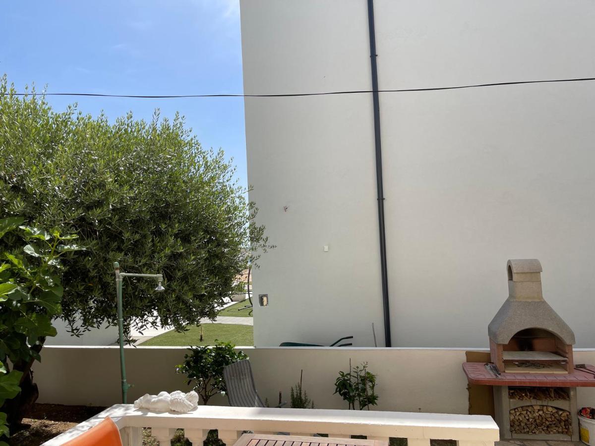 Apartments Villa Engeli Vir Zewnętrze zdjęcie