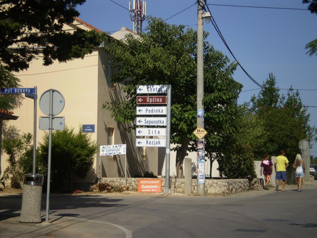 Apartments Villa Engeli Vir Zewnętrze zdjęcie