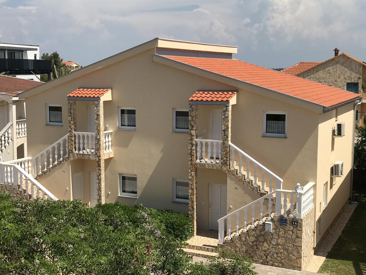 Apartments Villa Engeli Vir Zewnętrze zdjęcie