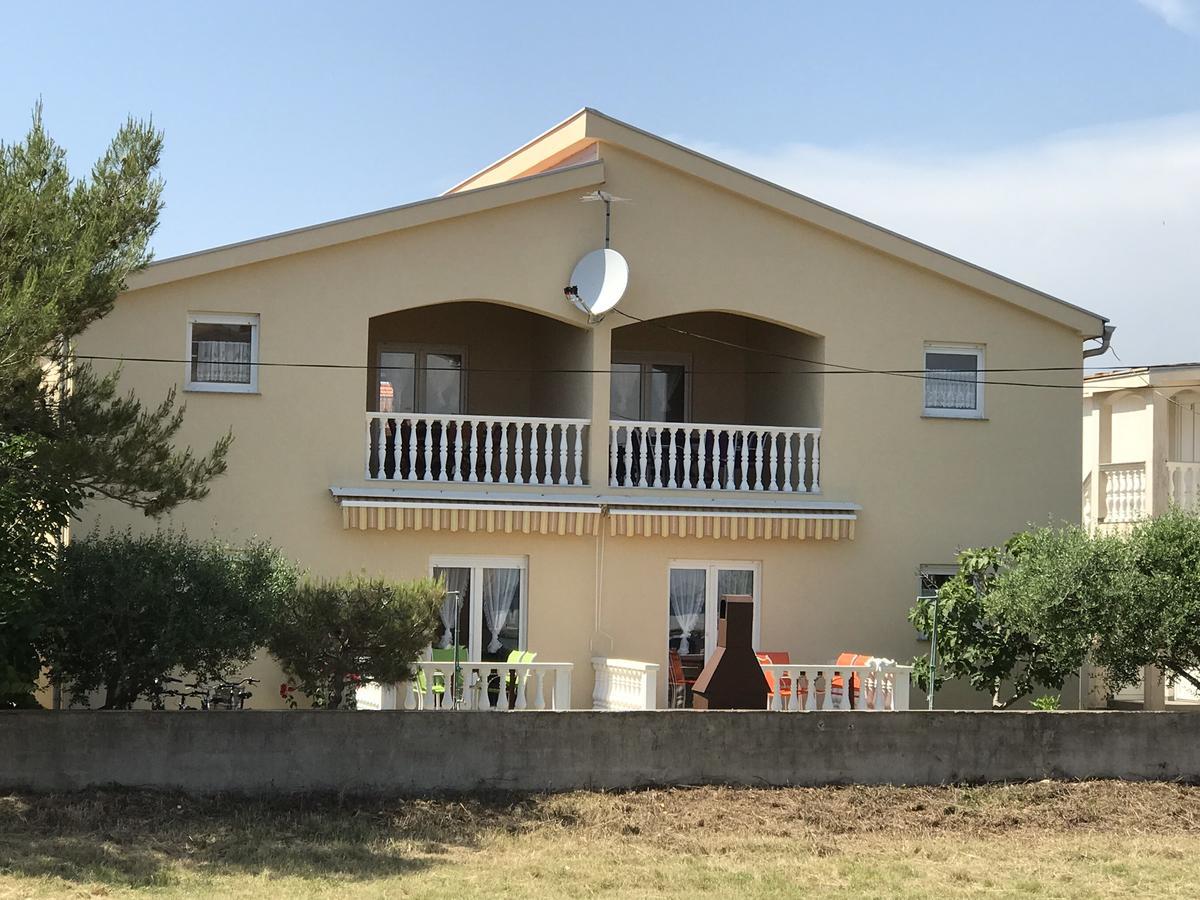 Apartments Villa Engeli Vir Zewnętrze zdjęcie