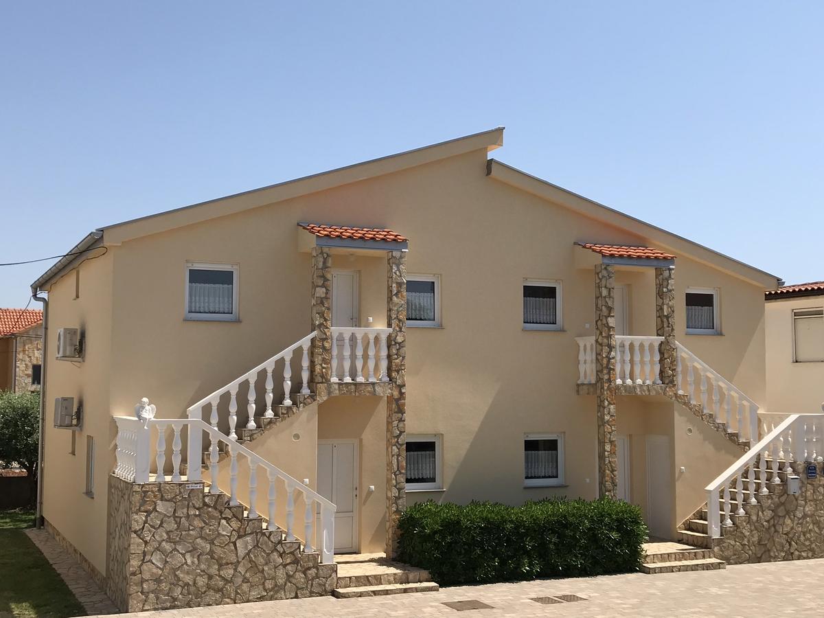 Apartments Villa Engeli Vir Zewnętrze zdjęcie