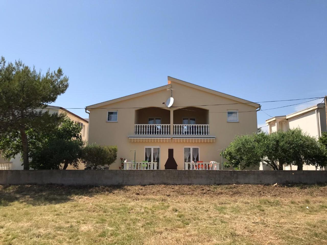 Apartments Villa Engeli Vir Zewnętrze zdjęcie